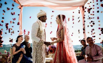 The Guide To Minimal Yet Colorful Wedding Décor!