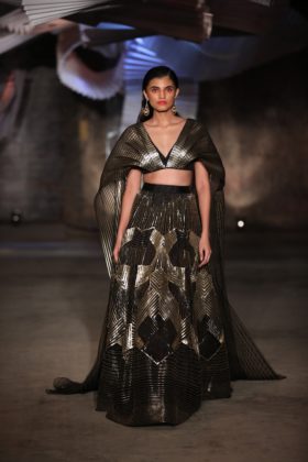 Amit Aggarwal showcasing atFDCI India Couture Week 2019 (12)