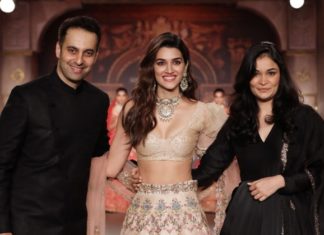 Kriti Sanon Dazzles The Runway In A Shyamal & Bhumika Ensemble On Day 3 Of India Couture Week Collection by Designer Shyamal Bhumika @ FDCI India Couture Week 2019 (19)