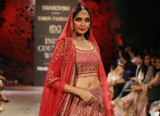 Tarun Tahiliani And Swarovski Spell Magic On the ICW Runway Designer Tarun Tahiliani Presenting his collection @ FDCI India Couture Week 2019 (9)