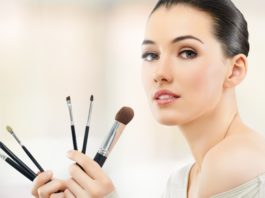 5 Must-Have Makeup Brushes For Your Beauty Kit