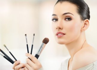5 Must-Have Makeup Brushes For Your Beauty Kit