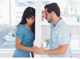 5 Tell-Tale Signs Your Partner Has Lost Interest