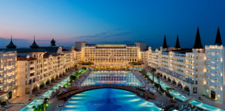 A Grand Palatial Wedding: Titanic Mardan Palace