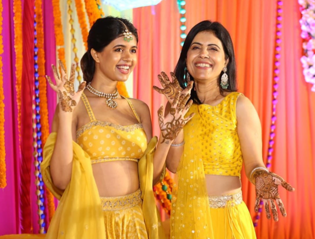 Fashion bloggers: Every bride must follow Fashion Blogger- Sejal Kumar