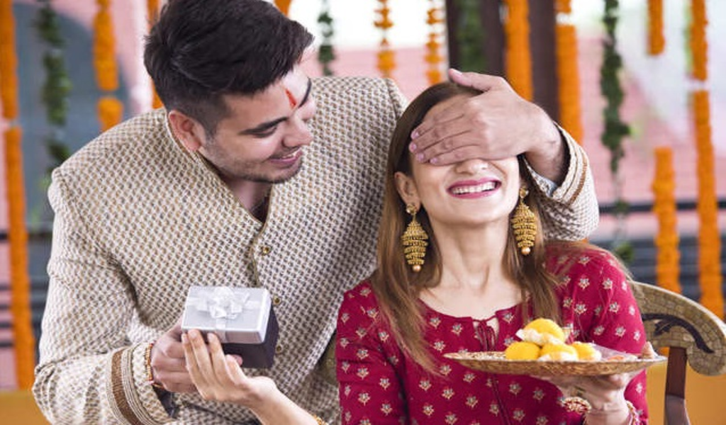 Gift Ideas for Bhai Dooj festivity - Wedding Affair