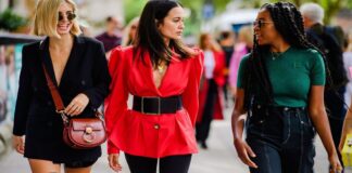 Ladies! Adorn shorts this season. shorts