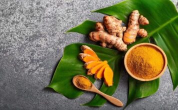 A turmeric timetable for healthy and glowing skin Turmeric powder
