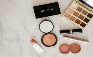 Natural makeup to glow all day without much fuss
