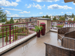Spruce up your balcony for a romantic feel balcony