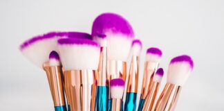 Organic on the go!!: Four organic makeup brand makeup brush