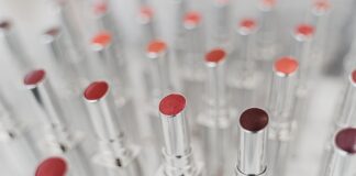 Ways to make your lipsticks stay longer: #LipstickDay Edition makeup