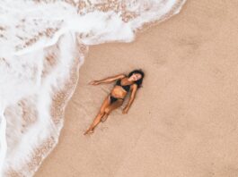 B-town divas and their beach outfits