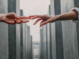 Ways to Catch your partner red-handed in his trap of lies heartbreak