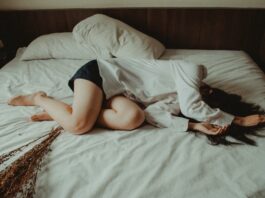 4 Ways men can help women cope with their menstrual cycle pain