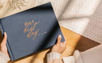 Things to remember while choosing the right wedding photo album