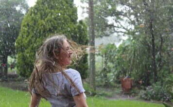 7 Effective Monsoon Skin Care Tips