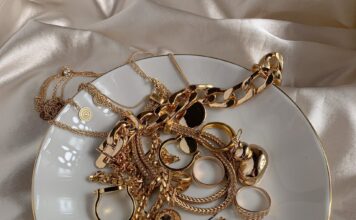 Versatile Jewellery Pieces for The Minimalist in You