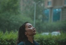 Beat the Monsoon Frizz with These Hairstyles