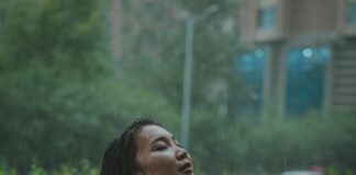 Beat the Monsoon Frizz with These Hairstyles