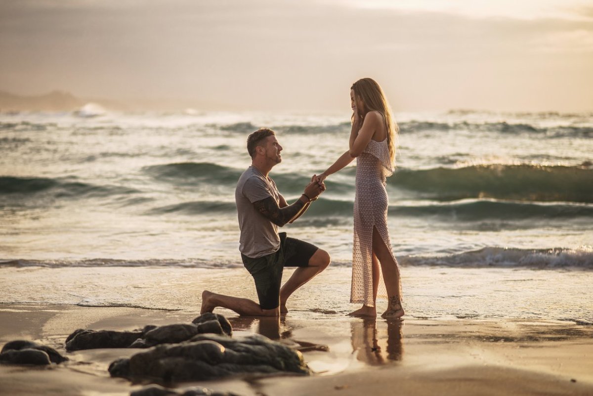 Get down on one knee in the alluring Goa