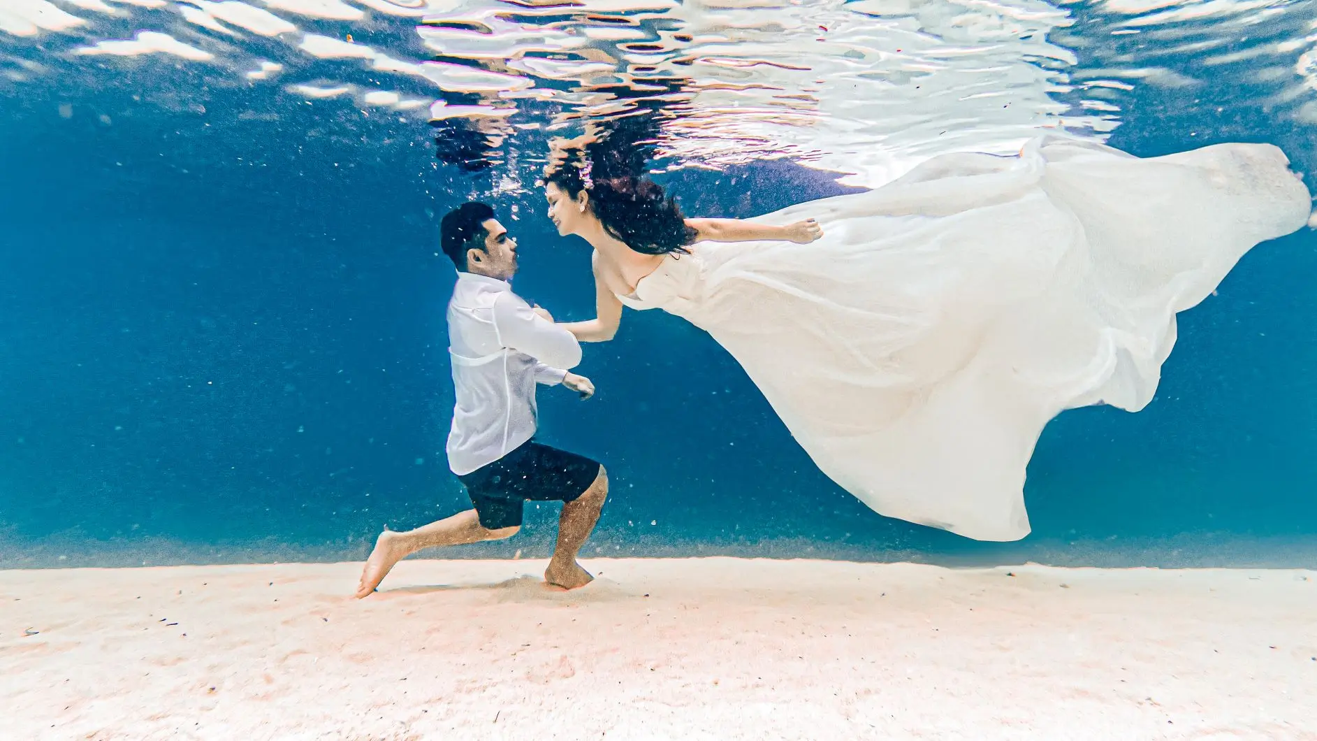 Mataking under water Wedding
