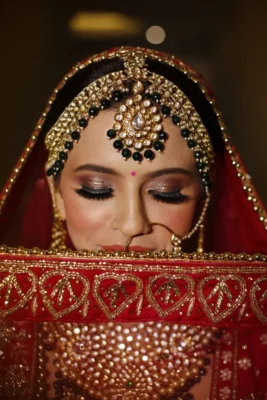 Monotone Shades Bridal Eye Makeup