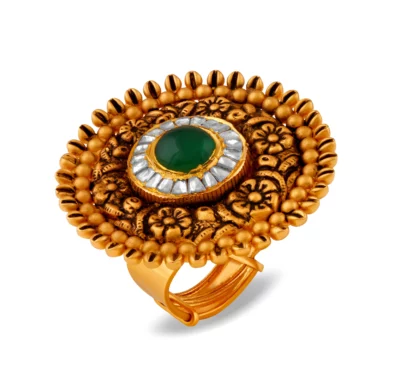 Emerald Studded Gold Ring