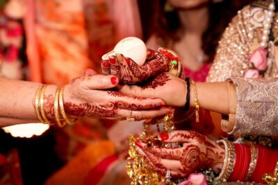 Unveil the beauty and meaning of Hindu wedding rituals. 