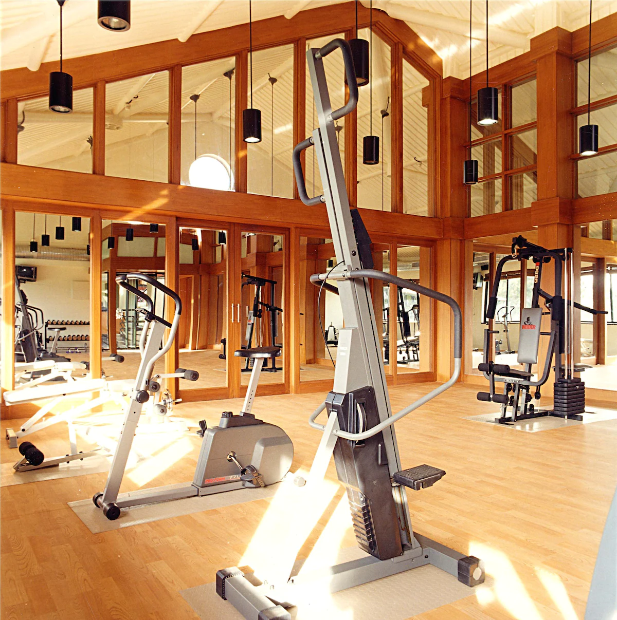 Sway away all the wedding blues and burn your calories at the fitness centre that has state-of-the-art facilities and high-end machines.