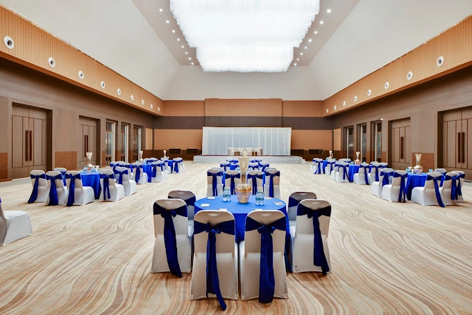This venue space has an area of 1575 sq. ft. a perfect venue