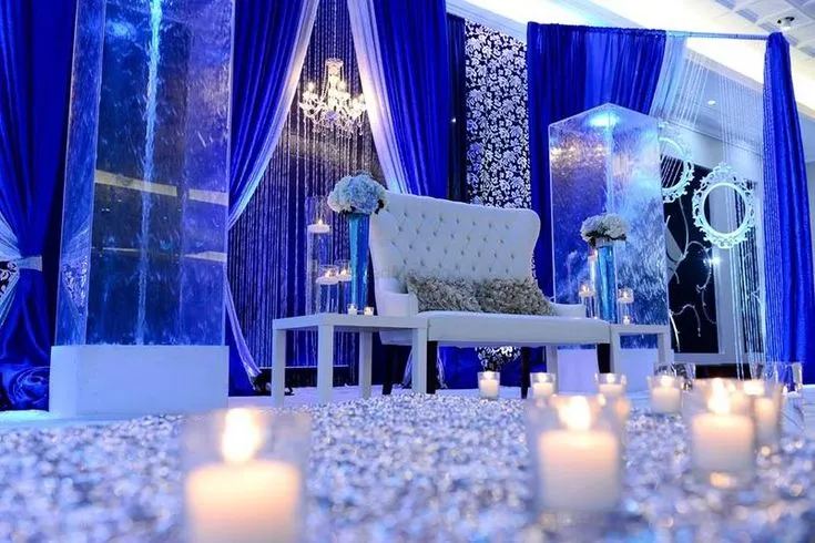 blue and white wedding decor