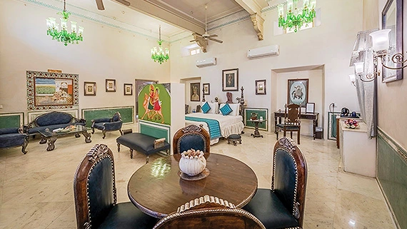 maharaja suite at chomu palace jaipur