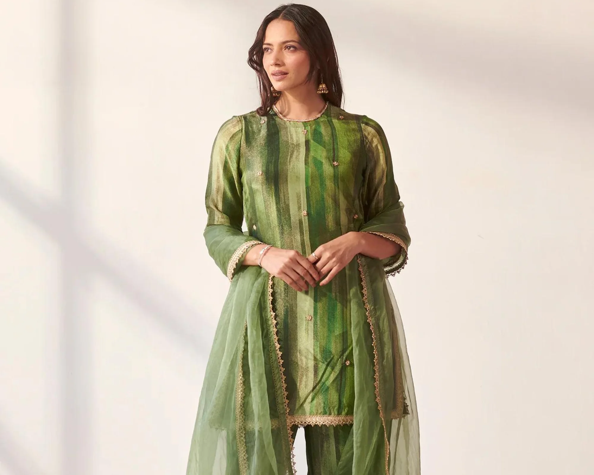 Green floral printed kurta-trouser dupatta set by Ambraee Clothing