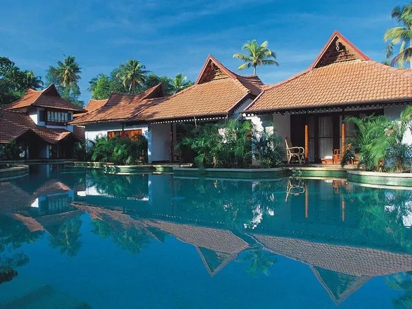 meandering villas at kumarakom lake resort