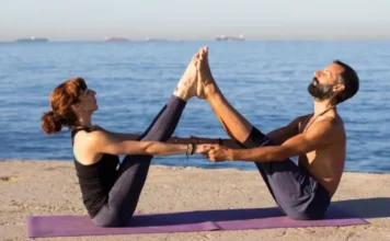 Couple’s Yoga Ideas for International Yoga Day! International Yoga Day