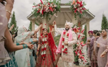 Intimate Wedding Vs. Big Fat Wedding: Which Will You Choose? Intimate Wedding and Grand Wedding