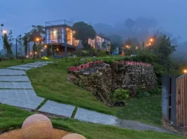 6 Best Indian Glasshouse Stays for Monsoon! Glasshouse