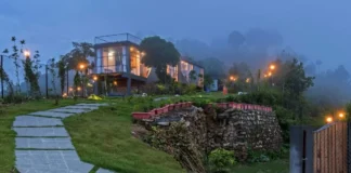 6 Best Indian Glasshouse Stays for Monsoon! Glasshouse