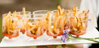 Strolling Food Stations Are Taking Over! Food Stations