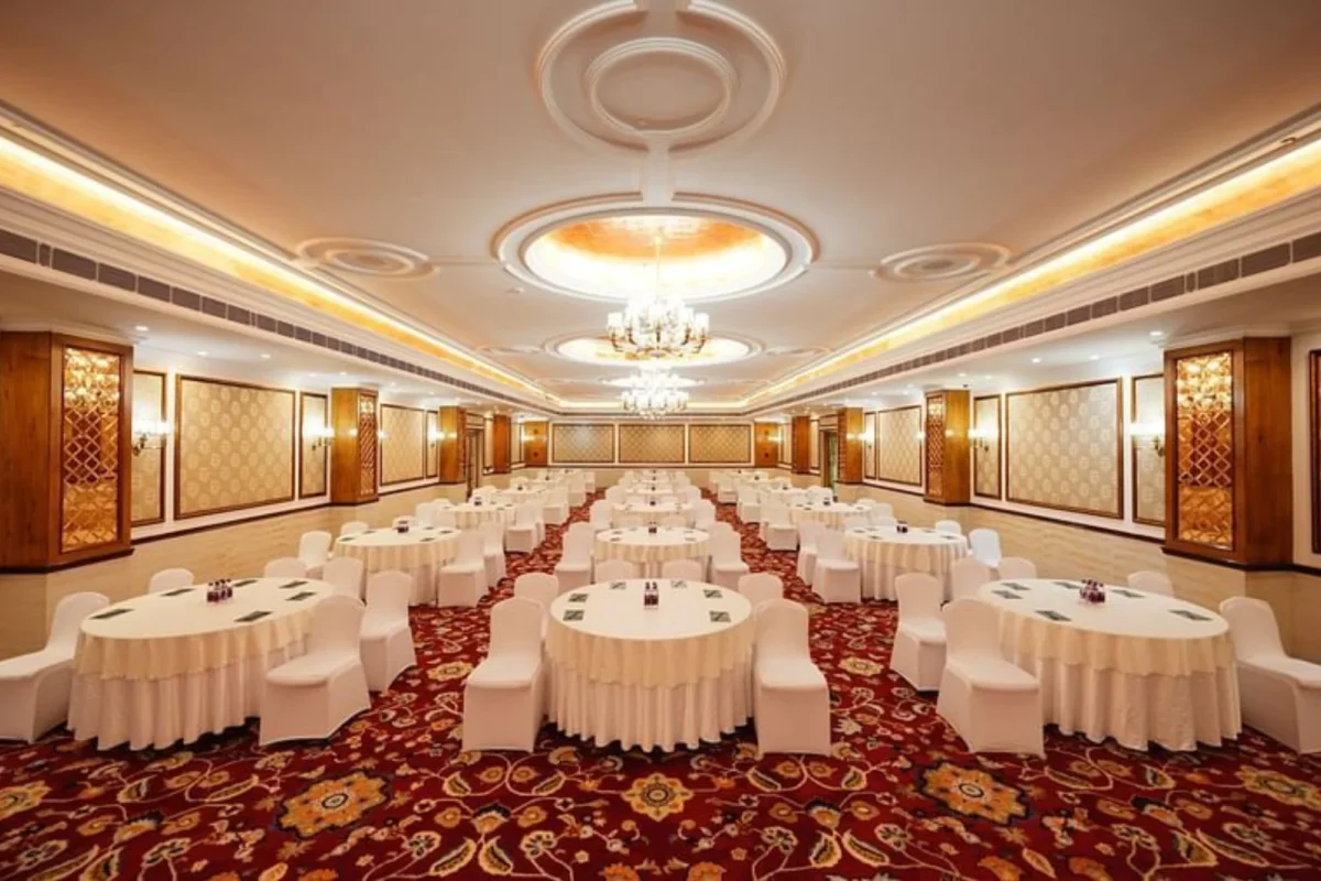 MAYFAIR Tea Resort