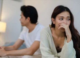 10 Signs You Are Falling for an Emotionally Unavailable Man emotionally unavailable