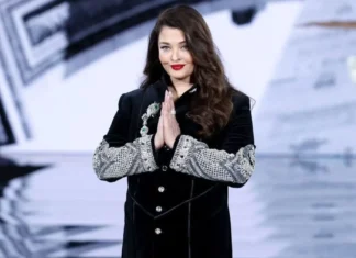 Aishwarya Rai Bachchan Stuns on Runway at Paris Fashion Week Aishwarya Rai Bachchan