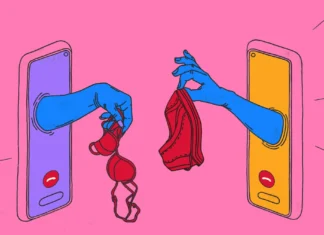 Long Distance Sex: Texts, Talks, Toys and More in LDR Long distance sex