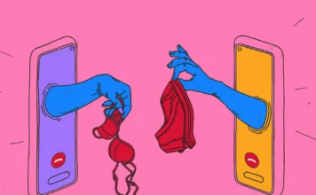 Long Distance Sex: Texts, Talks, Toys and More in LDR Long distance sex