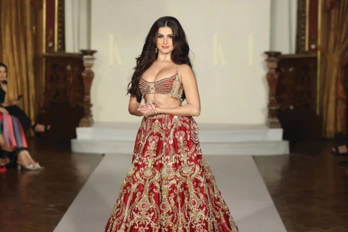 Feature - 2025-12-16T180010.326 Tara Sutaria