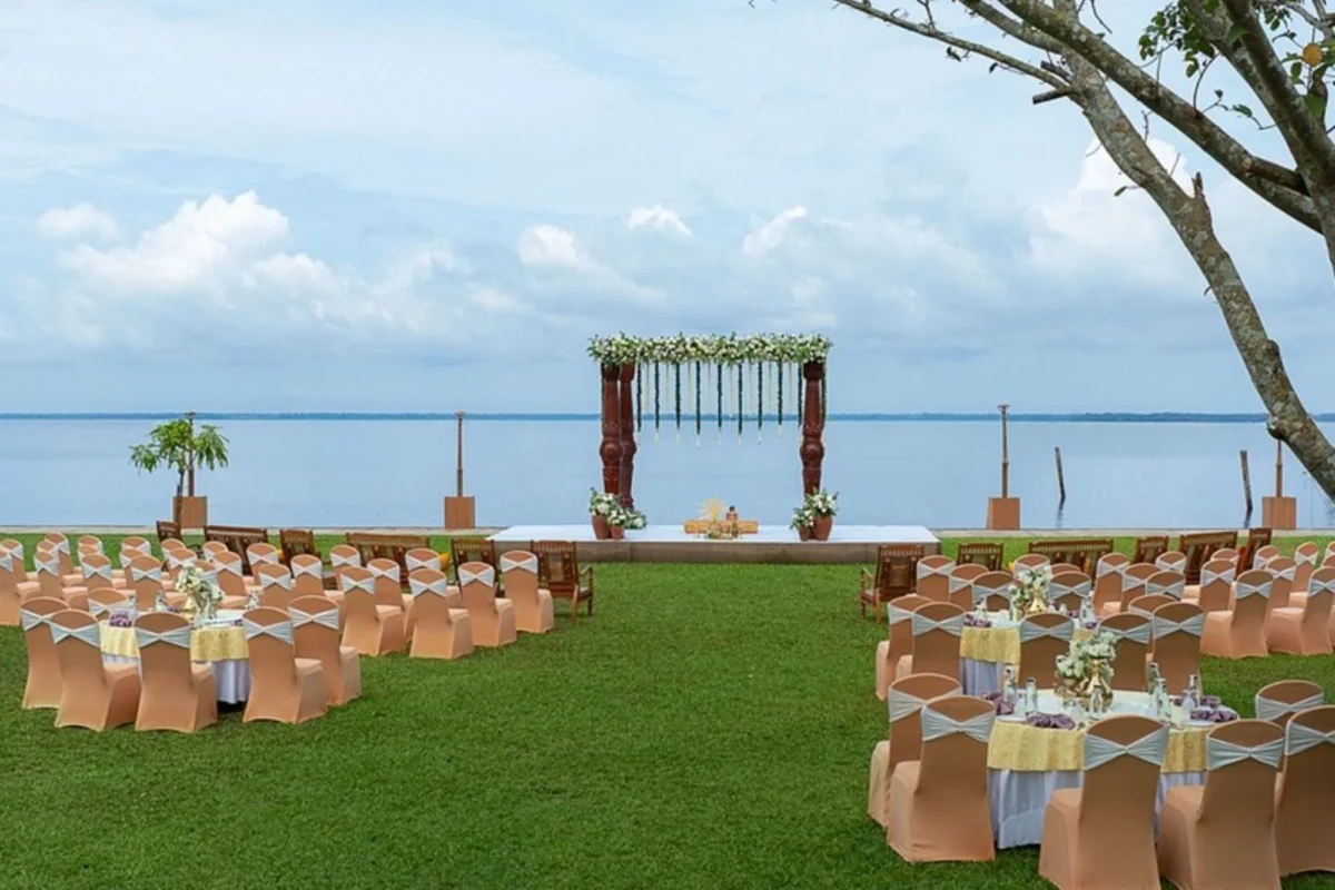 Hotel Kumarakom Lake Resort