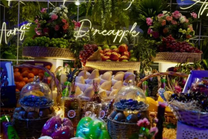 feature Golden Apple Fruit Mart