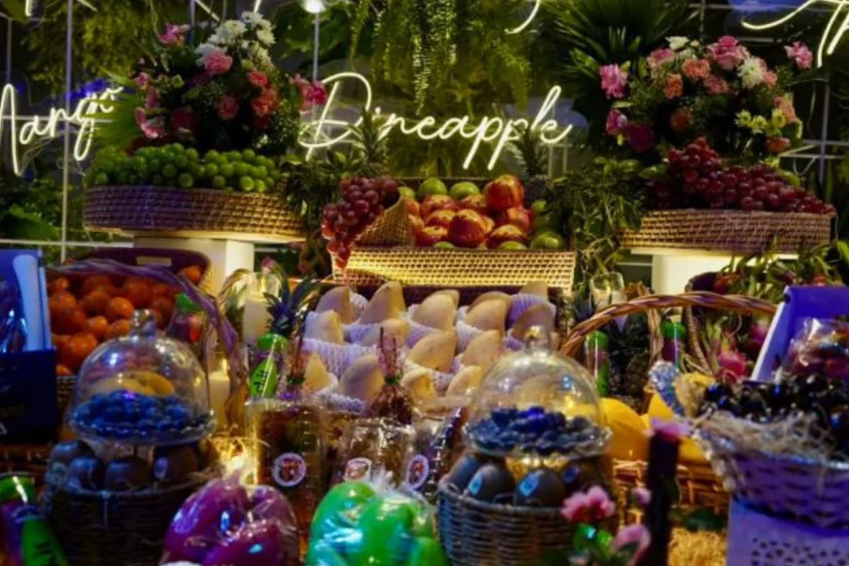 The Golden Apple Fruitmart